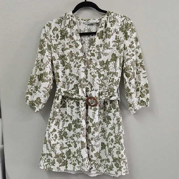 Zara White and Green Floral Blouse - Picture 1 of 9